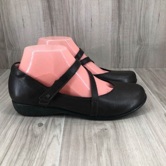 Aravon Mary Jane Shoes Womens 7.5 Abbey Z Strap Brown Leather Hook and Loop - Picture 1 of 11